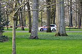 04-04-2023 Breda - Een deel van stadpark Het Valkenberg is afgezet met politielint nadat er een overleden man is aangetroffen. - Fotokrant